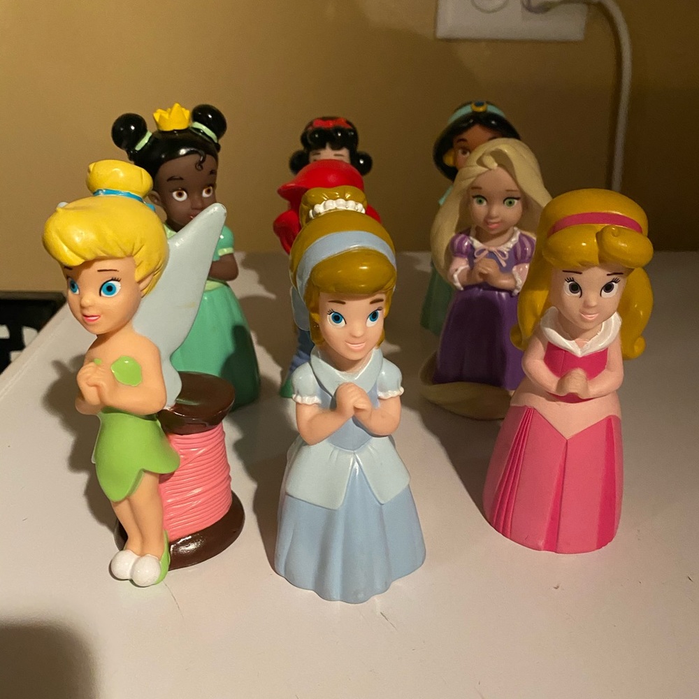 Set of 8 princess Disney